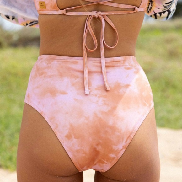 *Billabong Pink Tie-Dye High-Waisted Bikini Bottoms New With Tags Size Small - Picture 2 of 9